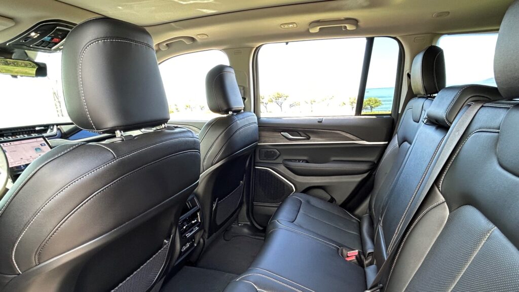 IMG_JC_DkGrey_1669-scaled